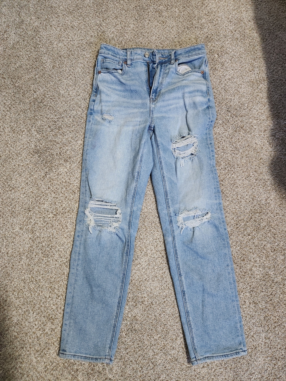 American Eagle Light Blue Distressed Women’s Jeans